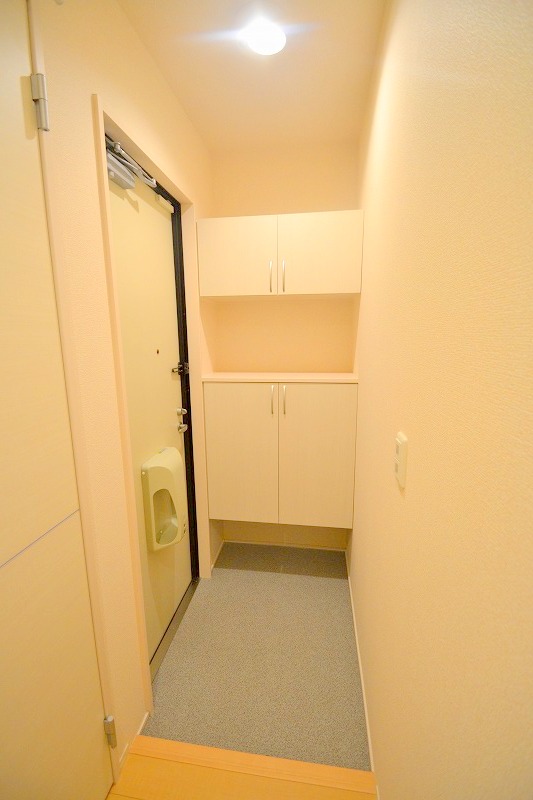 玄関　連帯保証人様不要にてご契約可能