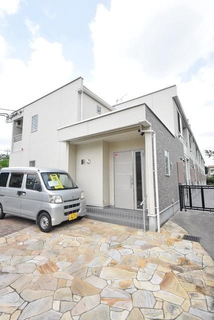 建物外観　☆青空が合いますね☆