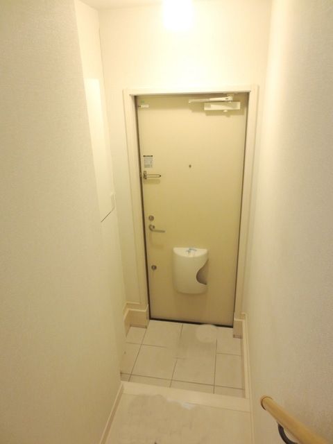 玄関　★靴箱もついた玄関★