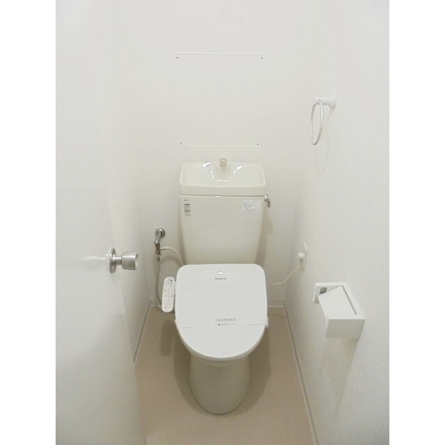 トイレ　温水洗浄機能便座