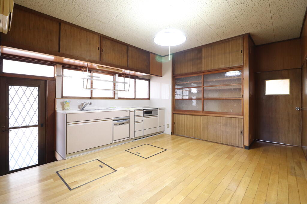 玉島柏島戸建の居間写真