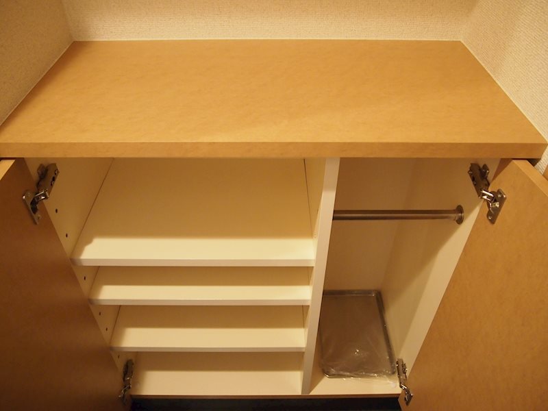 その他　下足入