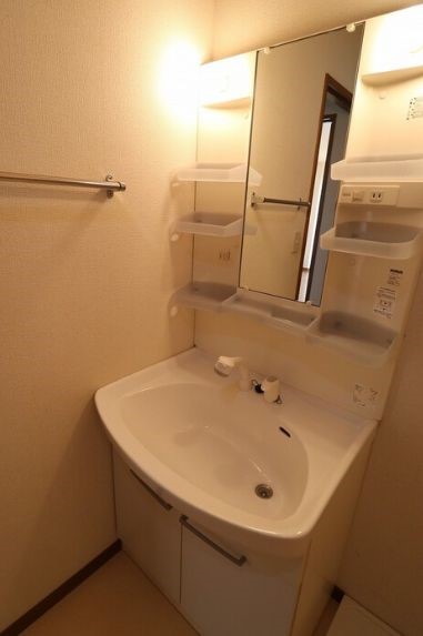 洗面設備　※別号室の写真。現状優先。