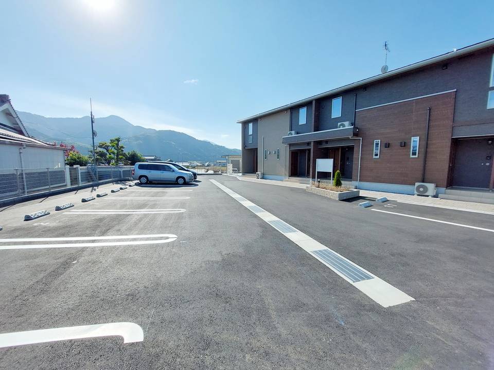 駐車場　駐車場