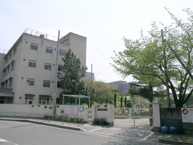 北大阪急行 緑地公園駅 徒歩5分 5階建 築29年の周辺写真