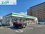 コンビニ　ファミリーマート伊勢中川駅前店（コンビニ）まで683m