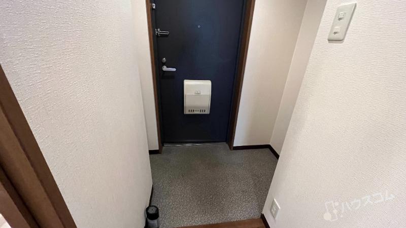 阪急宝塚線 庄内駅 徒歩12分 3階建 築27年の玄関写真