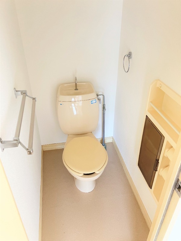 トイレ　落ち着いた色調のトイレです♪
