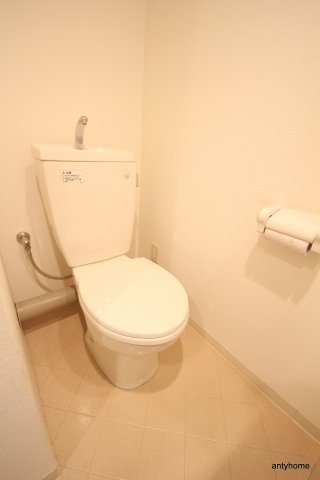 地下鉄御堂筋線 中津駅 徒歩9分 14階建 築20年のトイレ写真