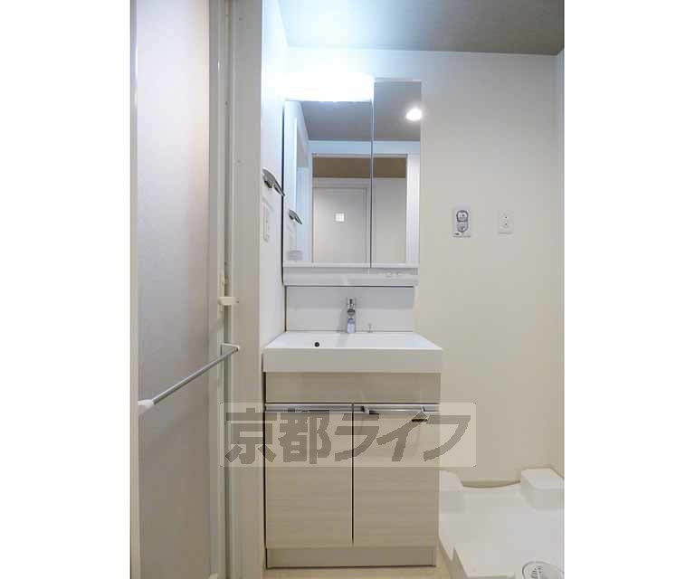 地下鉄烏丸線 北大路駅 徒歩22分 4階建 築8年の内装写真