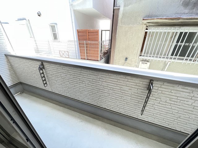 バルコニー　陽当たり良好なバルコニーです