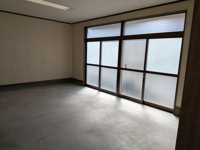 その他部屋・スペース　土間部分です。ガレージ、ペット遊び場等、用途は多彩です。
