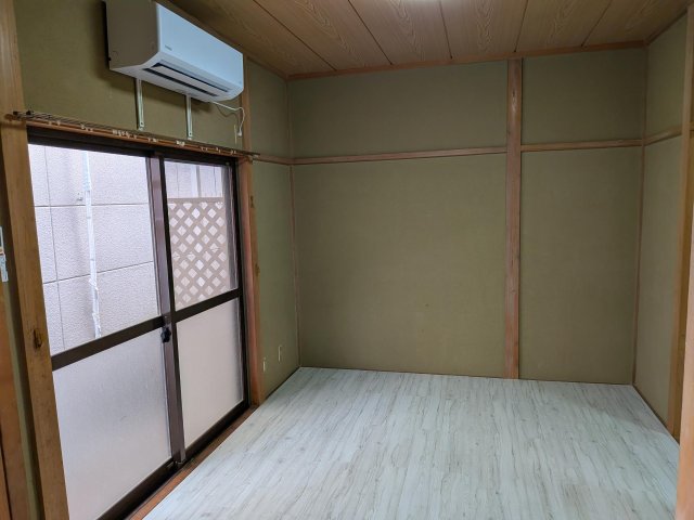 居室・リビング　洋室6帖のお部屋です。エアコン（新品）設置しました。