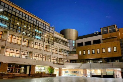 小学校　千代田区立麹町小学校（小学校）まで1434m