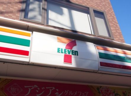 コンビニ　セブンイレブン世田谷松原5丁目店（コンビニ）まで380m