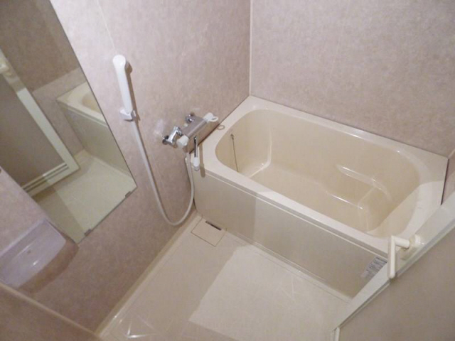 バス・シャワールーム　この写真は同マンションの別のお部屋のものです