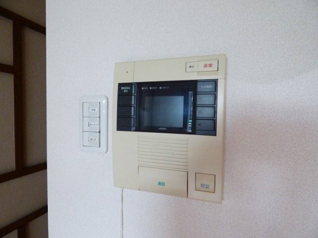 セキュリティ　この写真は同マンションの別のお部屋のものです