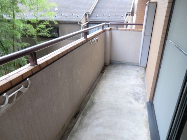 バルコニー　明るいバルコニー