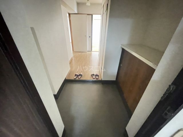 マンション一社の玄関写真