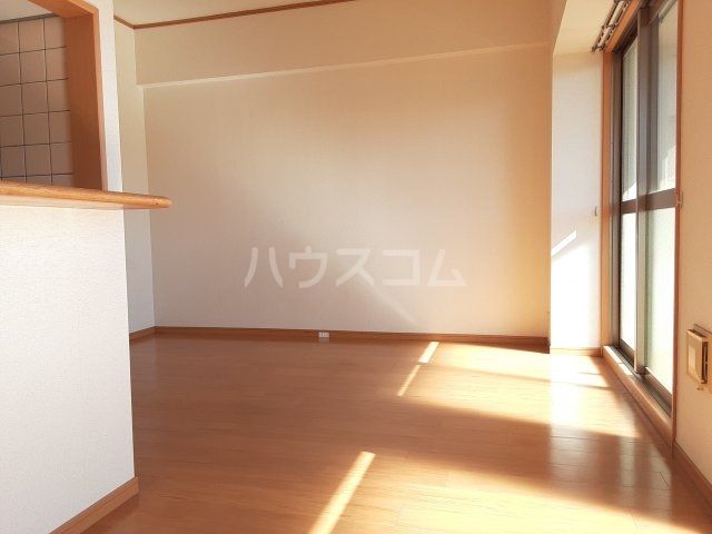 リアライズ稲永駅前の居間写真