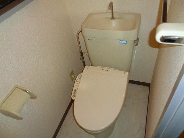 ＪＲ中央線 国立駅 徒歩5分 5階建 築35年のトイレ写真