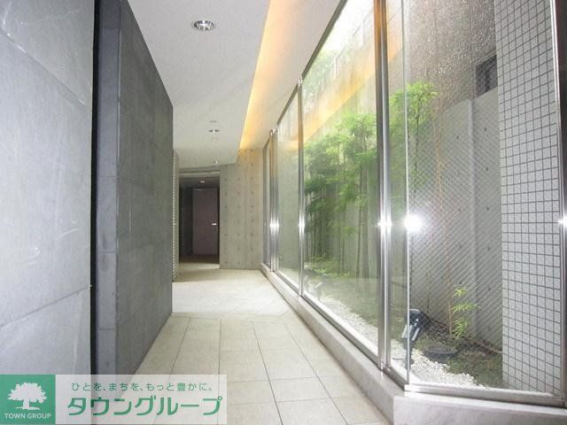 エントランス　通路