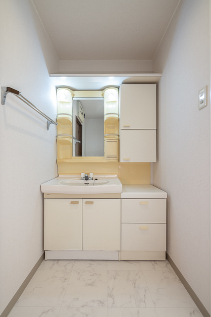 洗面設備　※写真は同タイプ住戸です。