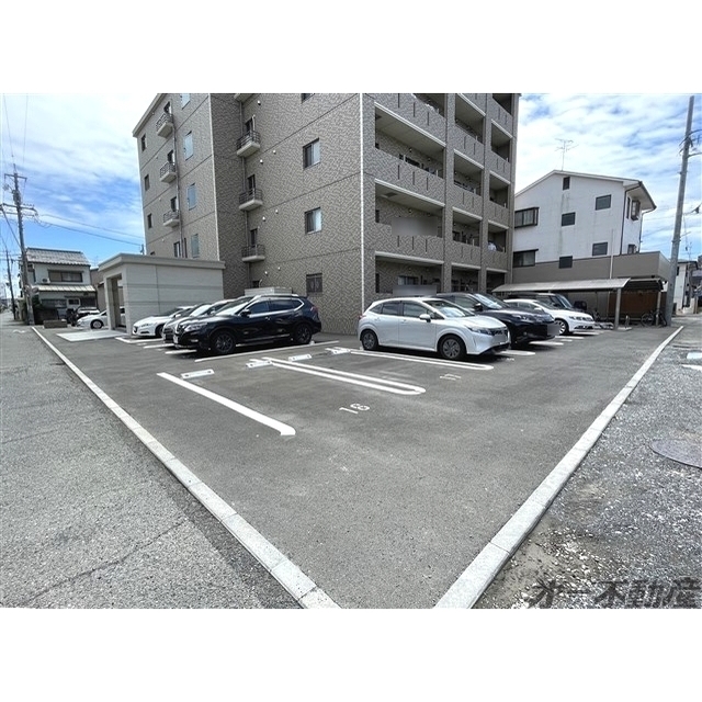 駐車場　駐車場