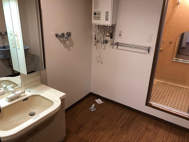 バス・シャワールーム