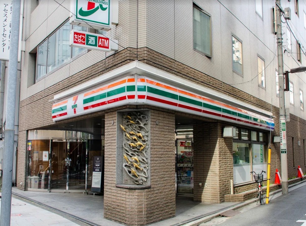 コンビニ　セブンイレブン神田須田町1丁目店（コンビニ）まで193m