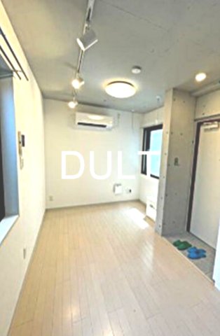 都営大江戸線 新御徒町駅 徒歩10分 5階建 築4年の居間写真