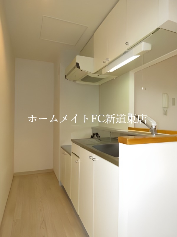 キッチン　トイレ