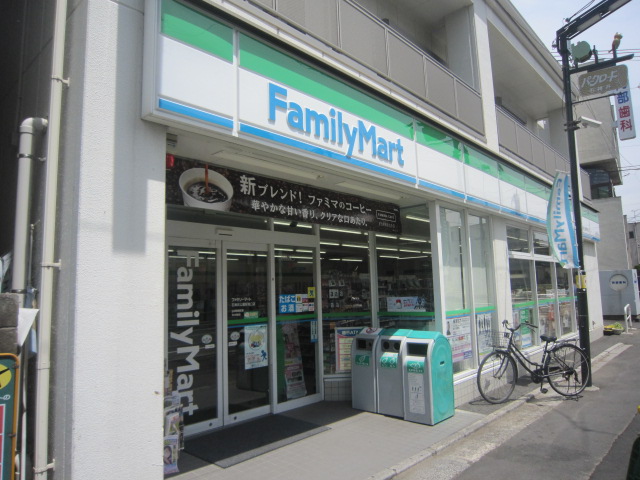 コンビニ　ファミリーマート石神井銀座通り店（コンビニ）まで450m