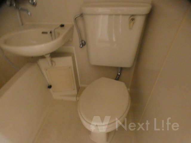 ＪＲ京浜東北線 川崎駅 徒歩13分 4階建 築38年のトイレ写真