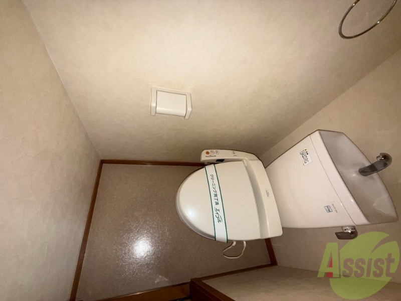 トイレ　トイレの写真です。シンプルで使いやすそうですね。