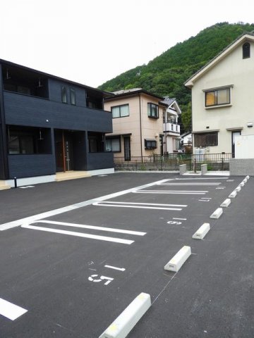 駐車場　駐車場に車を止められます