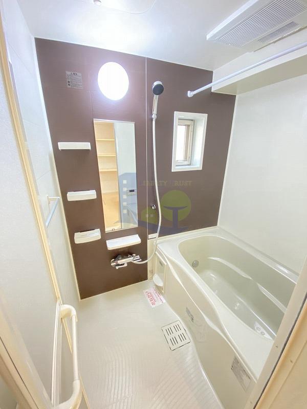 バス・シャワールーム　別部屋の参考写真