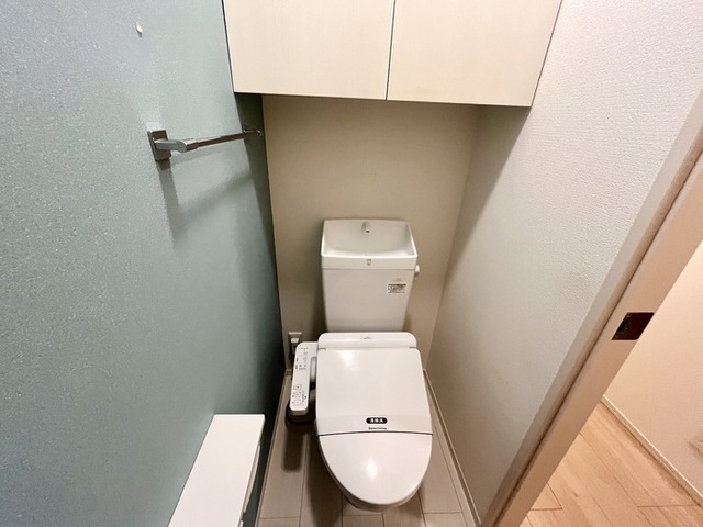 トイレ　温水洗浄暖房便座