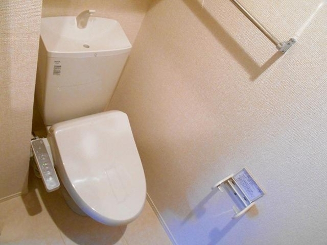 トイレ　温水洗浄便座