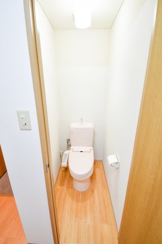 トイレ　清潔感があるトイレです。入るとホッとする、そんな空間。