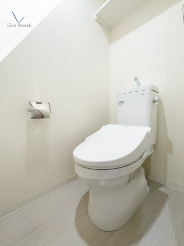 トイレ　※写真は同じマンションの違う部屋のものになります。
