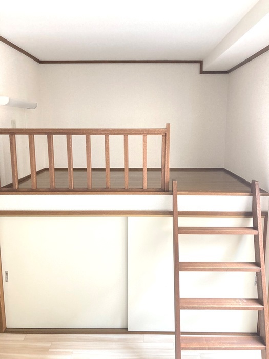 平和レジデンスの居間写真