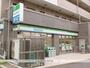 コンビニ　ファミリーマート（コンビニ）まで325m