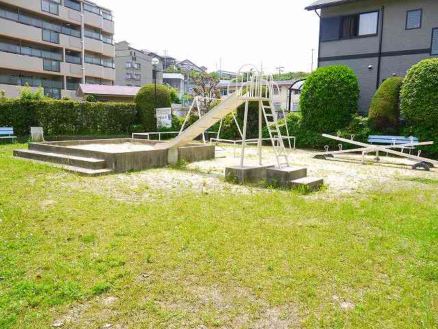 公園　日興あやめ池スカイマンション公園（公園）まで348m