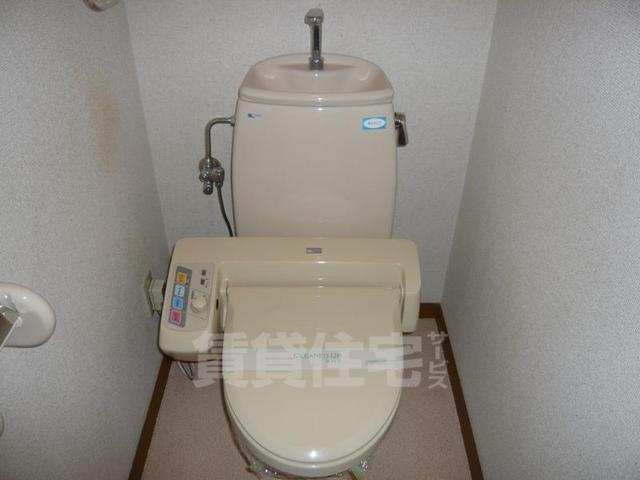 地下鉄御堂筋線 北花田駅 徒歩14分 4階建 築36年のトイレ写真