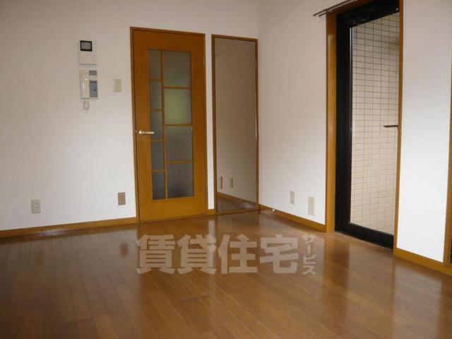 地下鉄御堂筋線 北花田駅 徒歩14分 4階建 築36年の内装写真