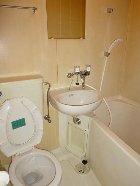 バス・シャワールーム　※別部屋写真