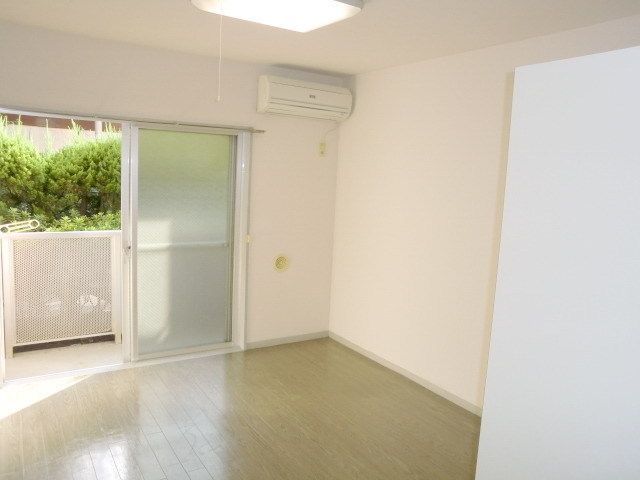 居室・リビング　別部屋参考写真