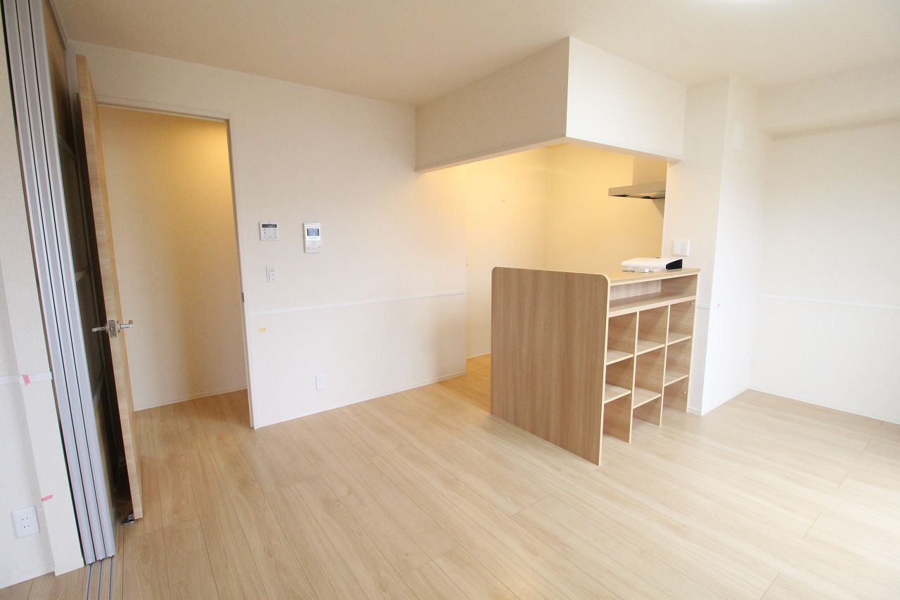 居室・リビング　同物件、別タイプの部屋の写真です