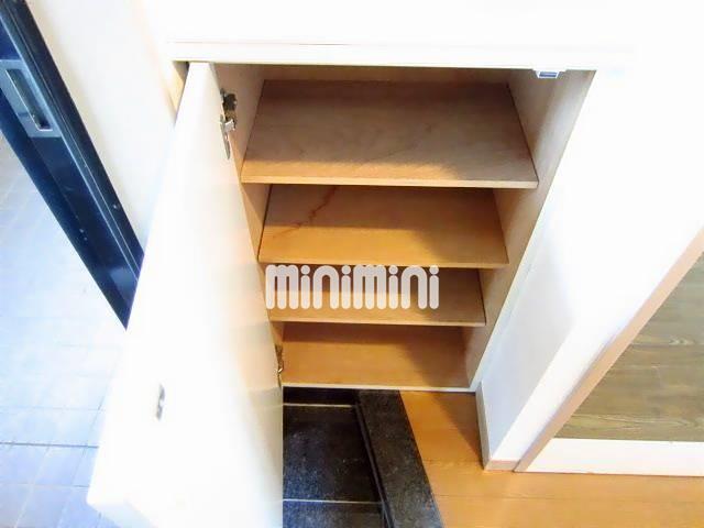 その他設備　下駄箱付き